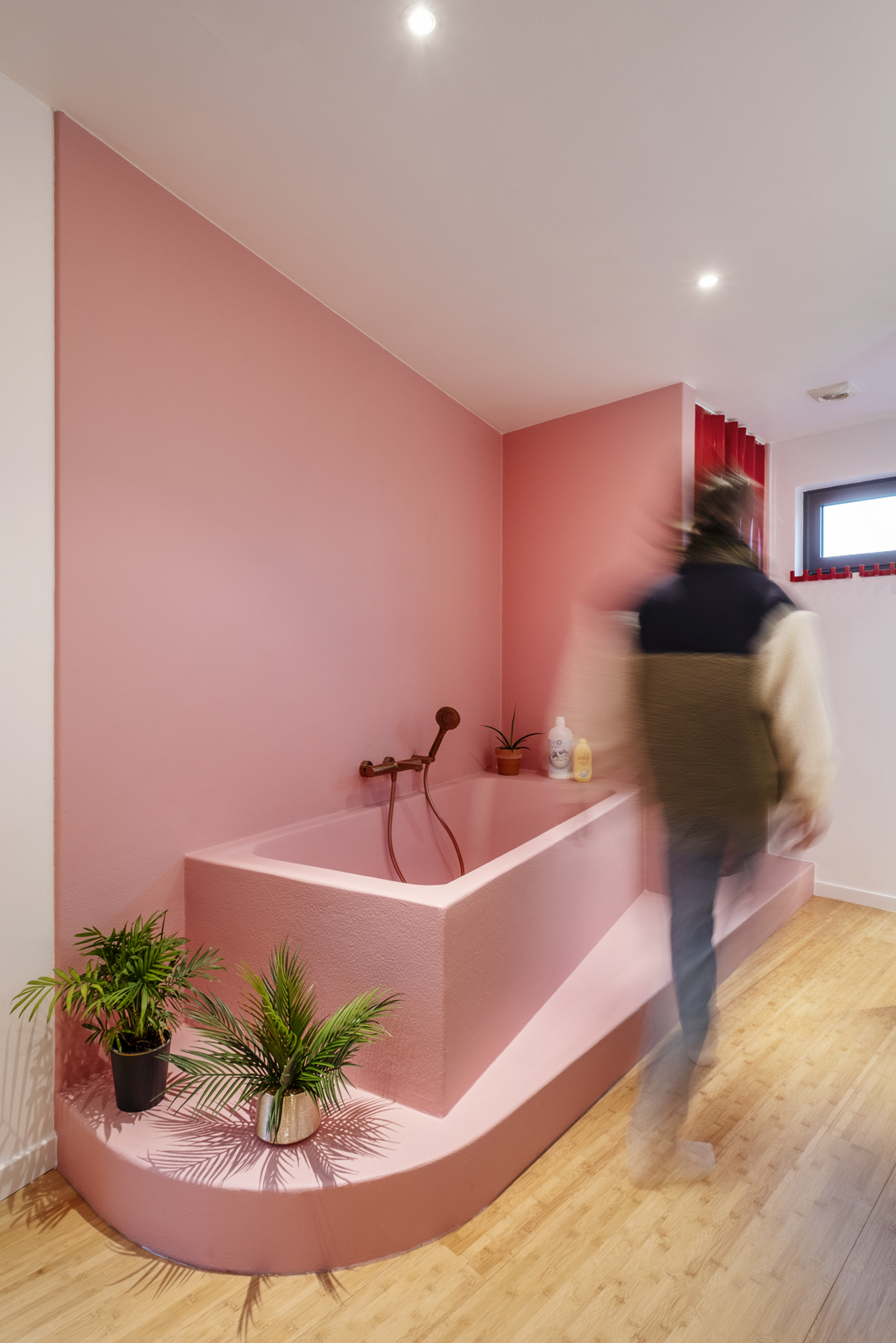 Custom badkamer in polyester voor Pieter-Jan & Sien interior, furniture & events